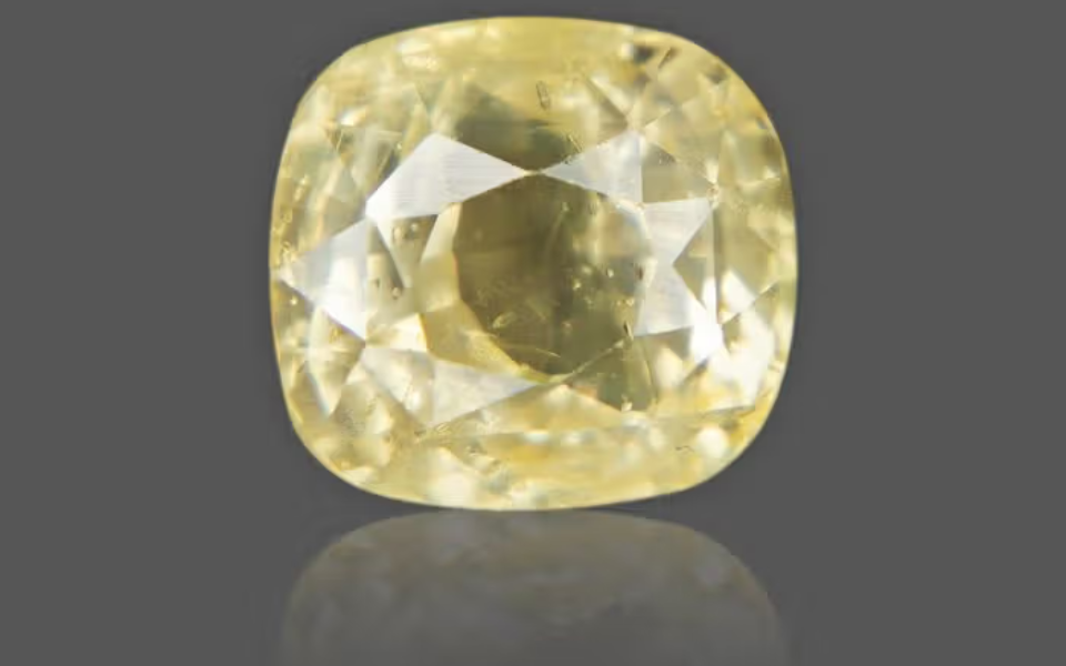 84.png Yellow Sapphire - 5.81 Carat - Image 1